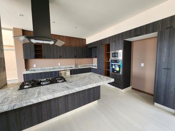 Casa en Venta en Club de Golf Altozano