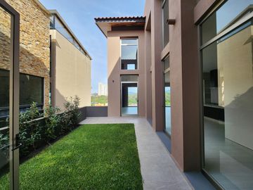 Casa en Venta en Club de Golf Altozano
