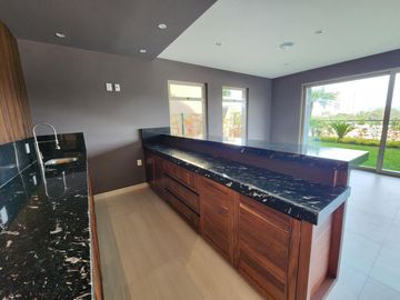 Casa en Venta en Club de Golf Altozano