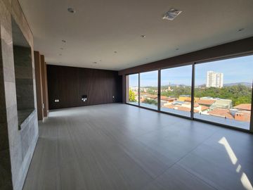 Casa en Venta en Club de Golf Altozano