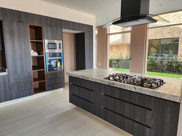 Casa en Venta en Club de Golf Altozano