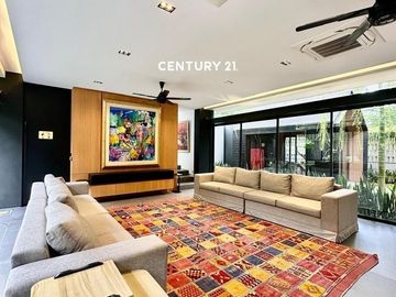 Rumah Cantik 2 Lantai Siap Huni Di Jaksel WT 17855