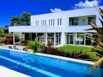 DISTINGUIDO CHALET &quotRUMENCO"