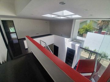 RENTO  CASA MODERNA EN CONDADO DE SAYAVEDRA