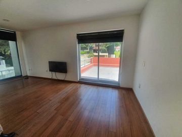 RENTO  CASA MODERNA EN CONDADO DE SAYAVEDRA