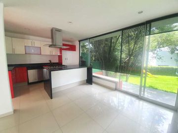 RENTO  CASA MODERNA EN CONDADO DE SAYAVEDRA