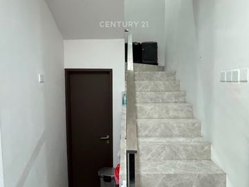 Rumah Classy Dan Elegant Siap Huni Di Treasure Island CPI