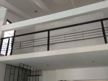 Rumah di Margonda, 2Lt, Semi Furn, dlm Prmhn Pesona Depok