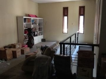 Rumah di Margonda, 2Lt, Semi Furn, dlm Prmhn Pesona Depok