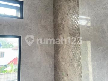 Rumah Baru Dekat MRT Lebak Bulus Jakarta Selatan