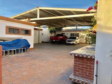 CASA EN VENTA EN SAN CARLOS, SONORA. De una planta frente al mar
