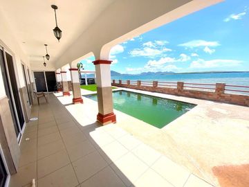 CASA EN VENTA EN SAN CARLOS, SONORA. De una planta frente al mar