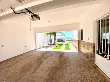CASA EN VENTA EN SAN CARLOS, SONORA. De una planta frente al mar
