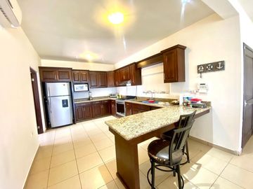 CASA EN VENTA EN SAN CARLOS, SONORA. De una planta frente al mar