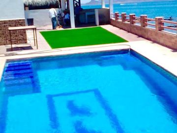 CASA EN VENTA EN SAN CARLOS, SONORA. De una planta frente al mar