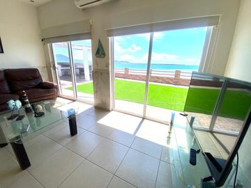 CASA EN VENTA EN SAN CARLOS, SONORA. De una planta frente al mar