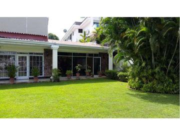 CASA ALTOS DEL GOLF  EXCELENTE PRECIO