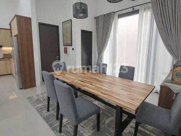 Rumah Modern Full Furnished Siap Huni Strategis Area Meruyung Cinere