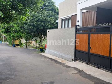 Rumah Modern Full Furnished Siap Huni Strategis Area Meruyung Cinere