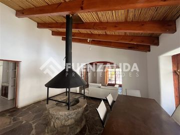 Casa en venta 4 dorm.2 baños piscina, terraza en Paihuano