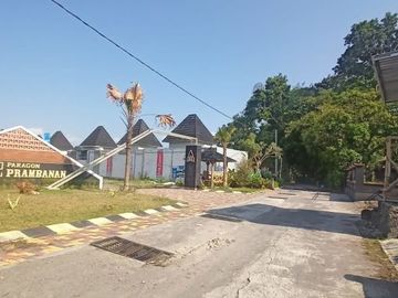 Rumah Modern Kontemporer Limasan Dekat Candi Prambanan Asri dan Nyaman