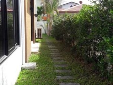 4 Bedroom with Swimming Pool House for Sale in Amsic Angeles City
