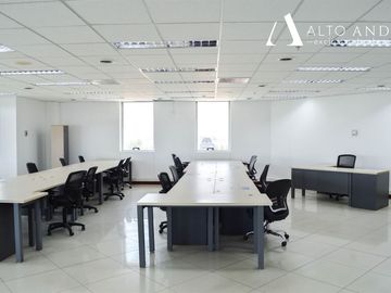Oficina en Venta en Av el Salto 4001