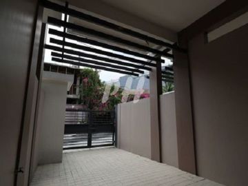 PH943 Elegant & Spacious Townhouse for sale in Don Antonio
