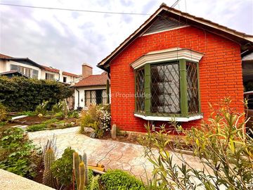Casa en Venta en Las Azucenas | Casa en Venta (2D1B) | Providencia | One Propiedades