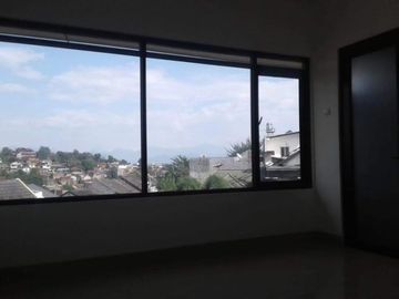 Rumah Minimalis di Cikutra Dekat Gedung Sate dan Dago