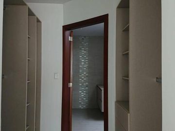 Venta lujoso departamento Duplex, 3 dormitorios, piscina Nayón, Oportunidad!!!