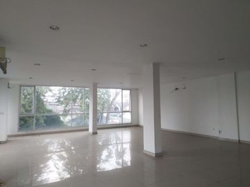 Ruko di Tebet, 3Lt, Hoek, Lok. Strategis di Tebet Barat Raya