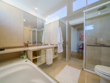 Azucena Villaflor al 500 - Puerto Madero // VENTA: Le Parc 4 ambientes con 2 cocheras