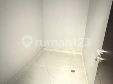 Dijual Rumah Siap Huni di Kuningan Village Pik Dekat Patung Naga