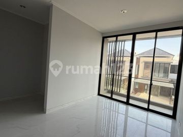 Dijual Rumah Siap Huni di Kuningan Village Pik Dekat Patung Naga