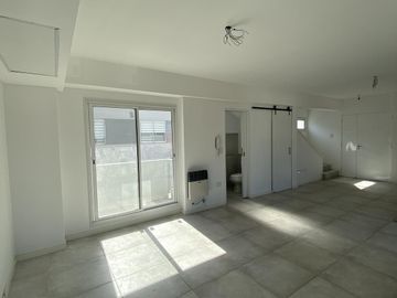 RETASADO, ANTES USD 220.000, AHORA USD185.000 EXCELENTE CASA TIPO PH A ESTRENAR!!