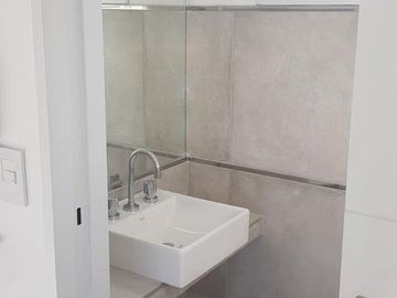 RETASADO, ANTES USD 220.000, AHORA USD185.000 EXCELENTE CASA TIPO PH A ESTRENAR!!