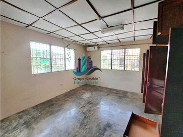 ALQUILO/VENDO CASA AMPLIA INTERAMERICANA