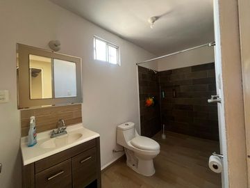VENTA DE CASA CERCA AV INDUSTRIAS