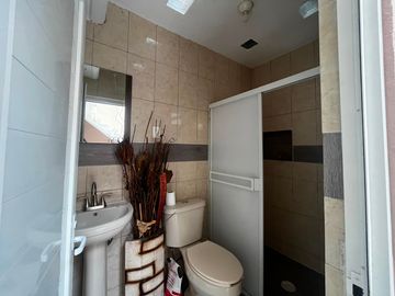 VENTA DE CASA CERCA AV INDUSTRIAS