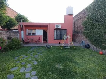 Casa PH en venta en Lanus Este