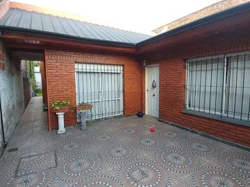 Casa PH en venta en Lanus Este