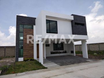 VENTA DE CASA EN MEXICALTZINGO 