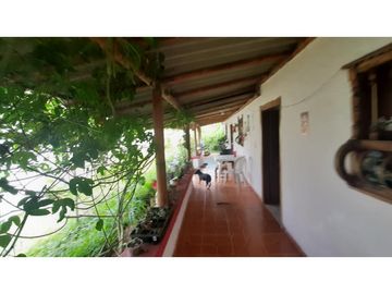 FINCA DE 4 CUADRAS EN QUIMBAYA 4861