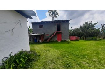 FINCA DE 4 CUADRAS EN QUIMBAYA 4861