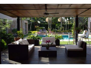 HERMOSA CASA CONDOMINIO LAS MERCEDES JAMUND