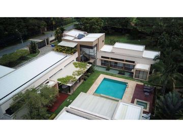 HERMOSA CASA CONDOMINIO LAS MERCEDES JAMUND