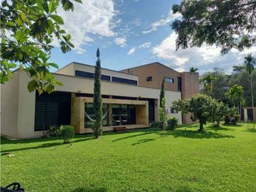 HERMOSA CASA CONDOMINIO LAS MERCEDES JAMUND