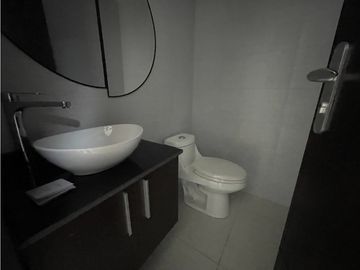 SEA CONFIABLE ALQUILA O ALQUILA CON OPCION A COMPRA PH CARRERAS TOWER