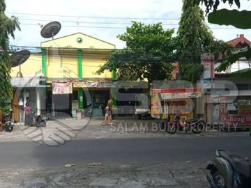 Swalayan Strategis,Laris,Ramai ,pinggir jl Aspal Lebar,Condongcatur